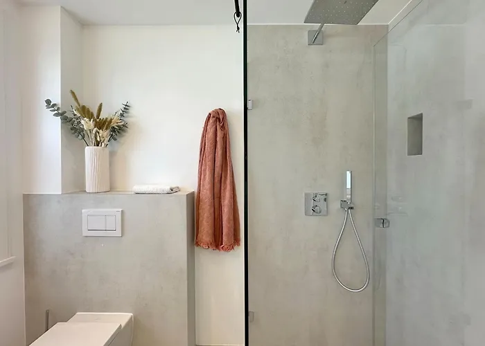 Ebbe Flut, Whg 18 Lägenhet